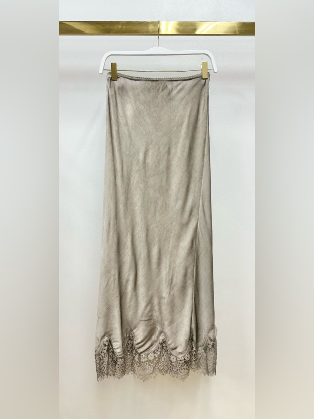 (235132/6292-MOC) VISCOSE MAXI SKIRT WITH LACE HEM - Picture 1 of 6